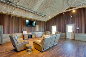 On Spacious Ranch Quiet Kaufman Studio Cabin!